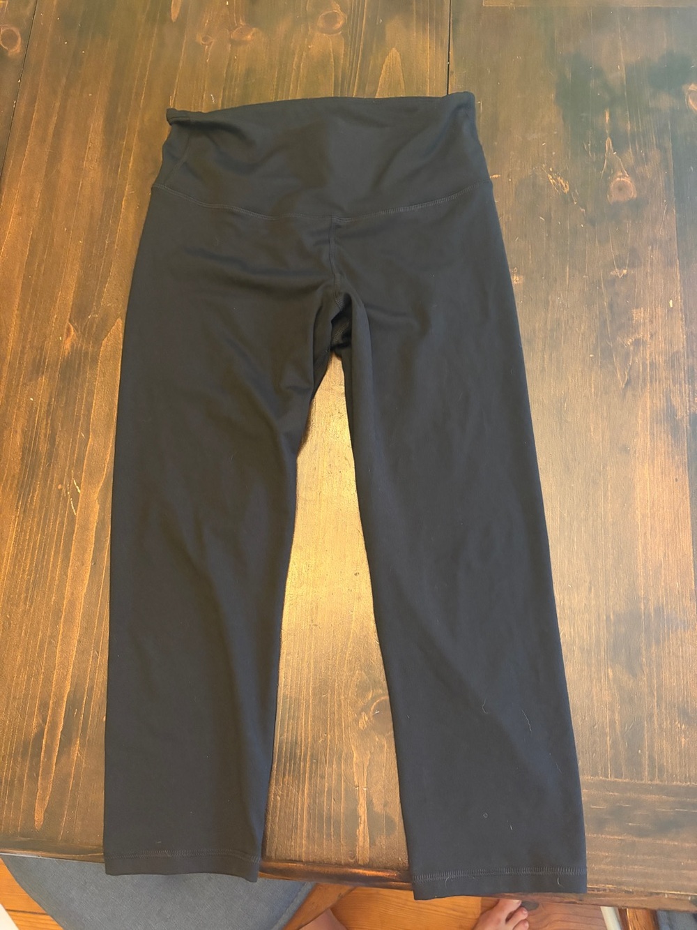 Old Navy Elevate High Rise Women’s Black Active Capri Leggings